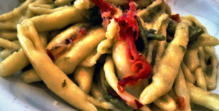 Guide Creative: Pasta con asparagi selvatici e speck